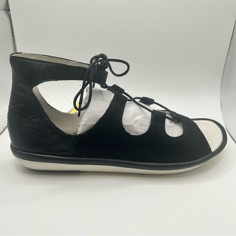 FLY London Women's MURA859FLY Sandal Women’s Sz 5.5 Black White